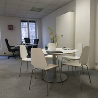 Bureau privé 66 m² 15 postes Location bureau Rue des Petites Écuries Paris 75010 - photo 3